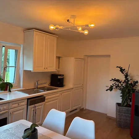 Ganze Haus & Sonnenhang Vakantiehuis